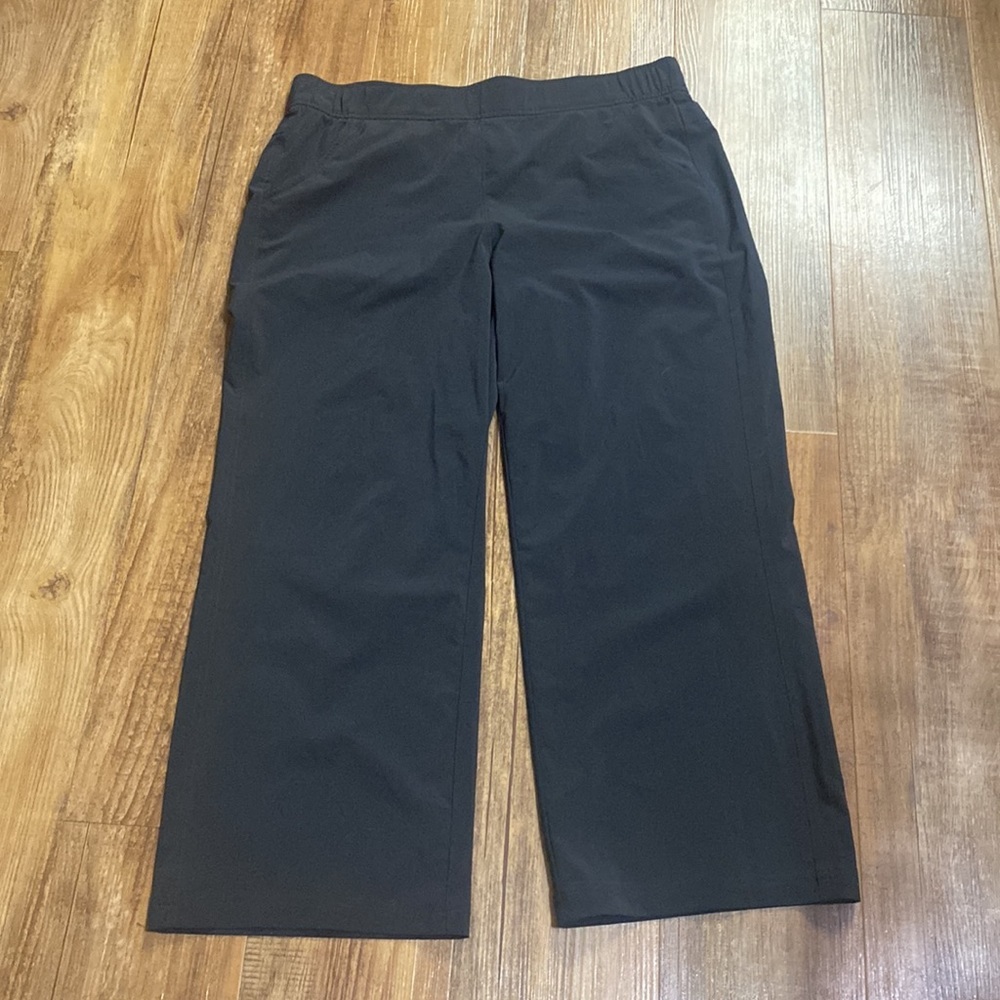 Eddie Bauer black wide leg pull on pants with pockets size L